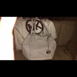 Michael Kors leather puse